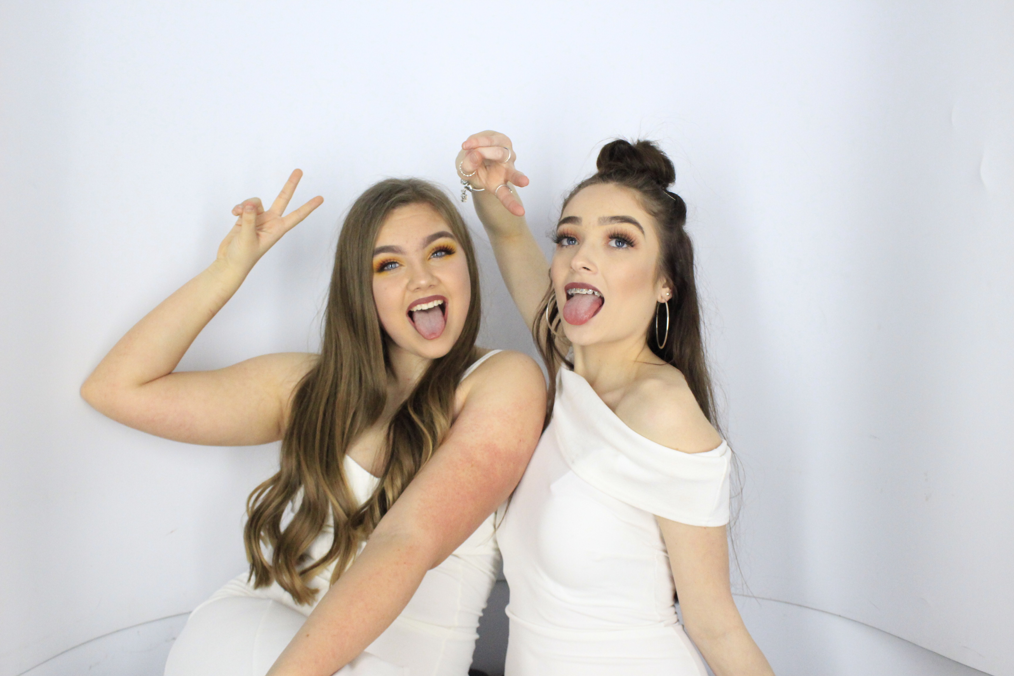 Issy & Alice's 18th Birthday Party | View more photos from the event at gallery.myphotoboothexperience.co.uk/u/MyPhotoBoothExperienceLtd/Issy-Alices-18th-Birthday-Party